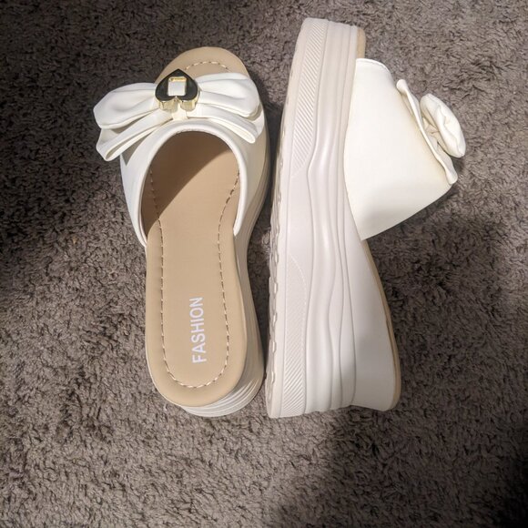 Platform Sandals - Picture 3 of 4